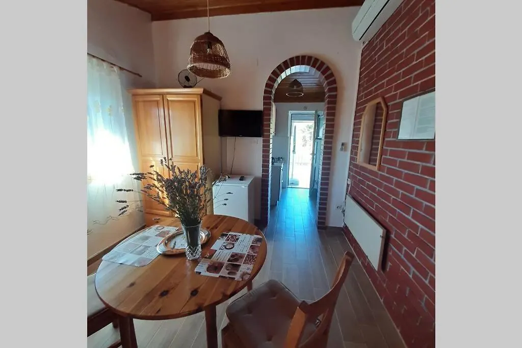 Apartment Mladen For 4  Rovinj